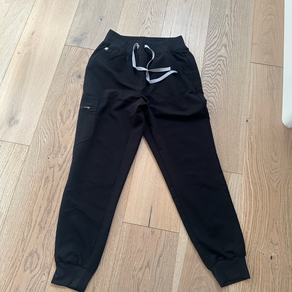 Figs zamora high waisted, black joggers. Size small petite
